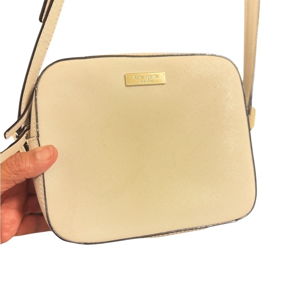 Kate Spade cream color Cross body bag I. Great construction
